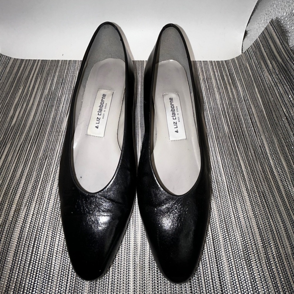 Liz Claiborne Vintage Black Leather Low Wedge Pumps Almond Toe Spain Womens 6M